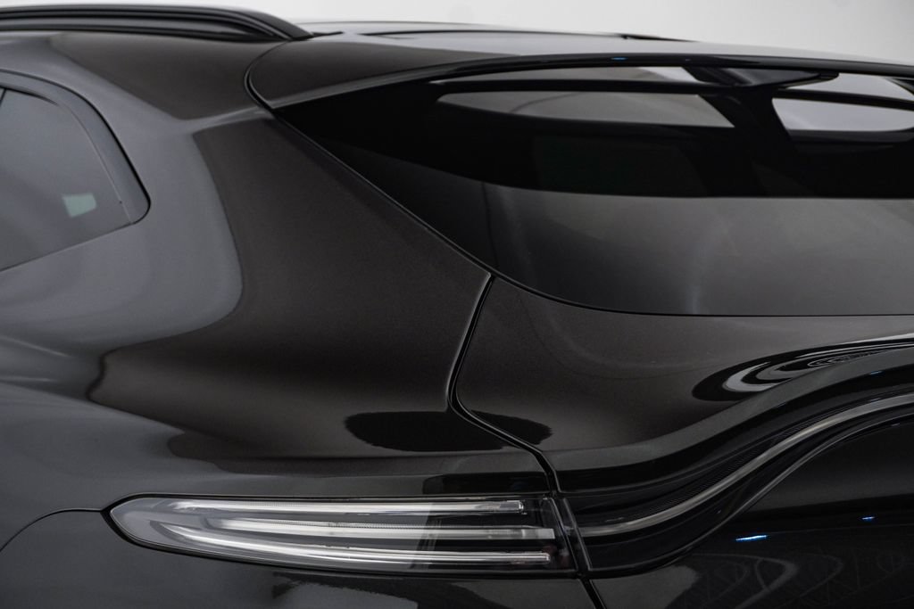 Used 2023 Aston Martin DBX AWD/4WD image 13