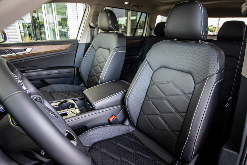 New 2026 Volkswagen Atlas SE FWD image 24