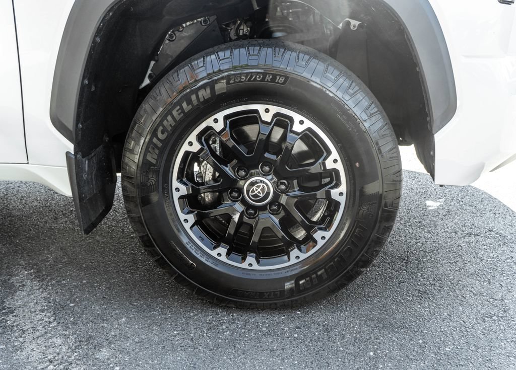 Used 2022 Toyota Tundra Limited AWD/4WD image 5