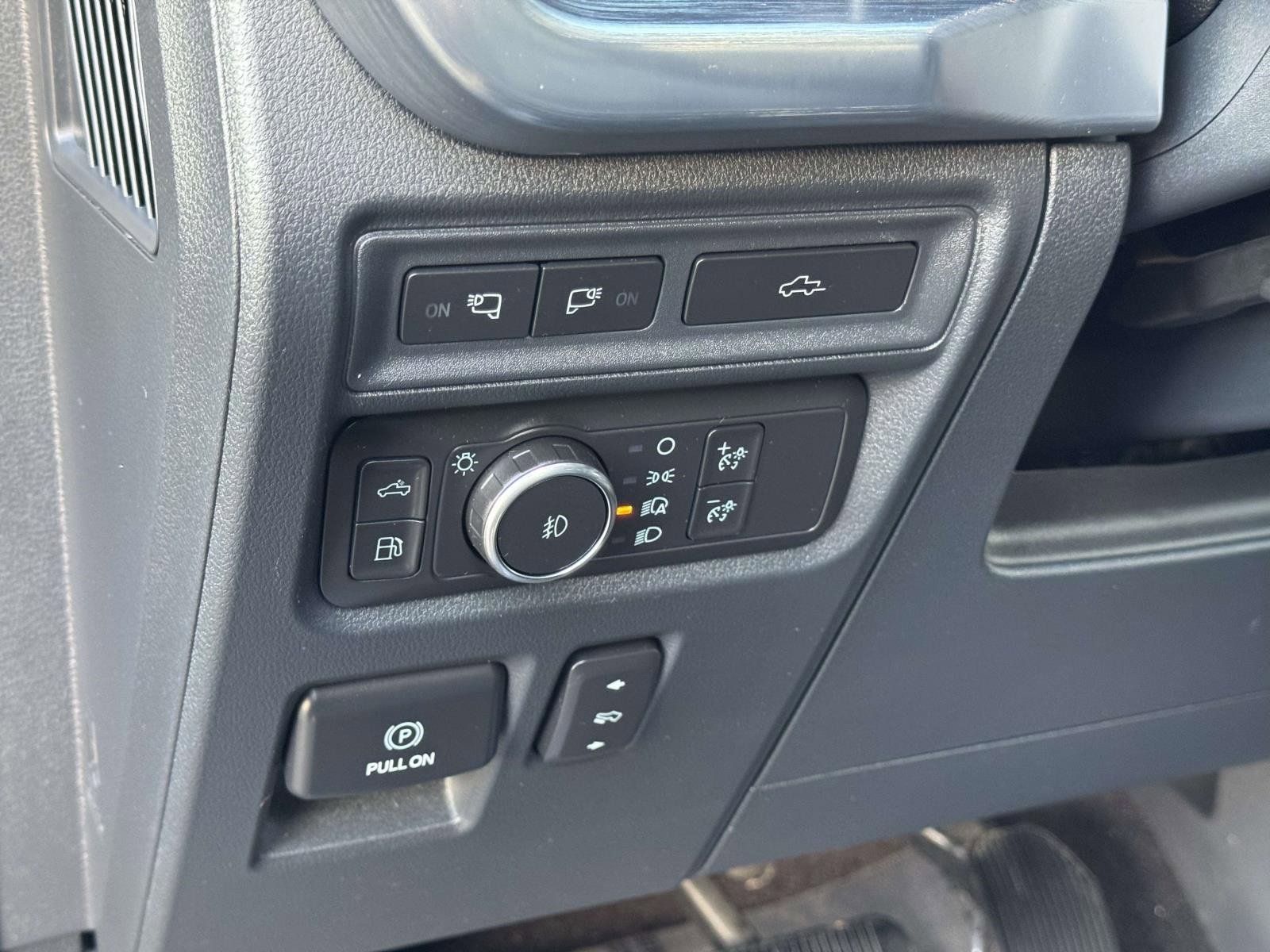 Used 2022 Ford F150 Lariat w/ Max Trailer Tow Package image 18