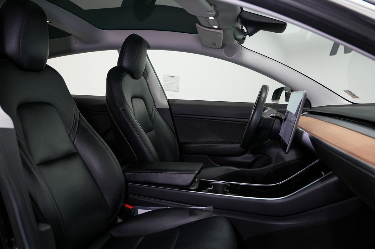 Used 2018 Tesla Model 3 Long Range RWD image 19