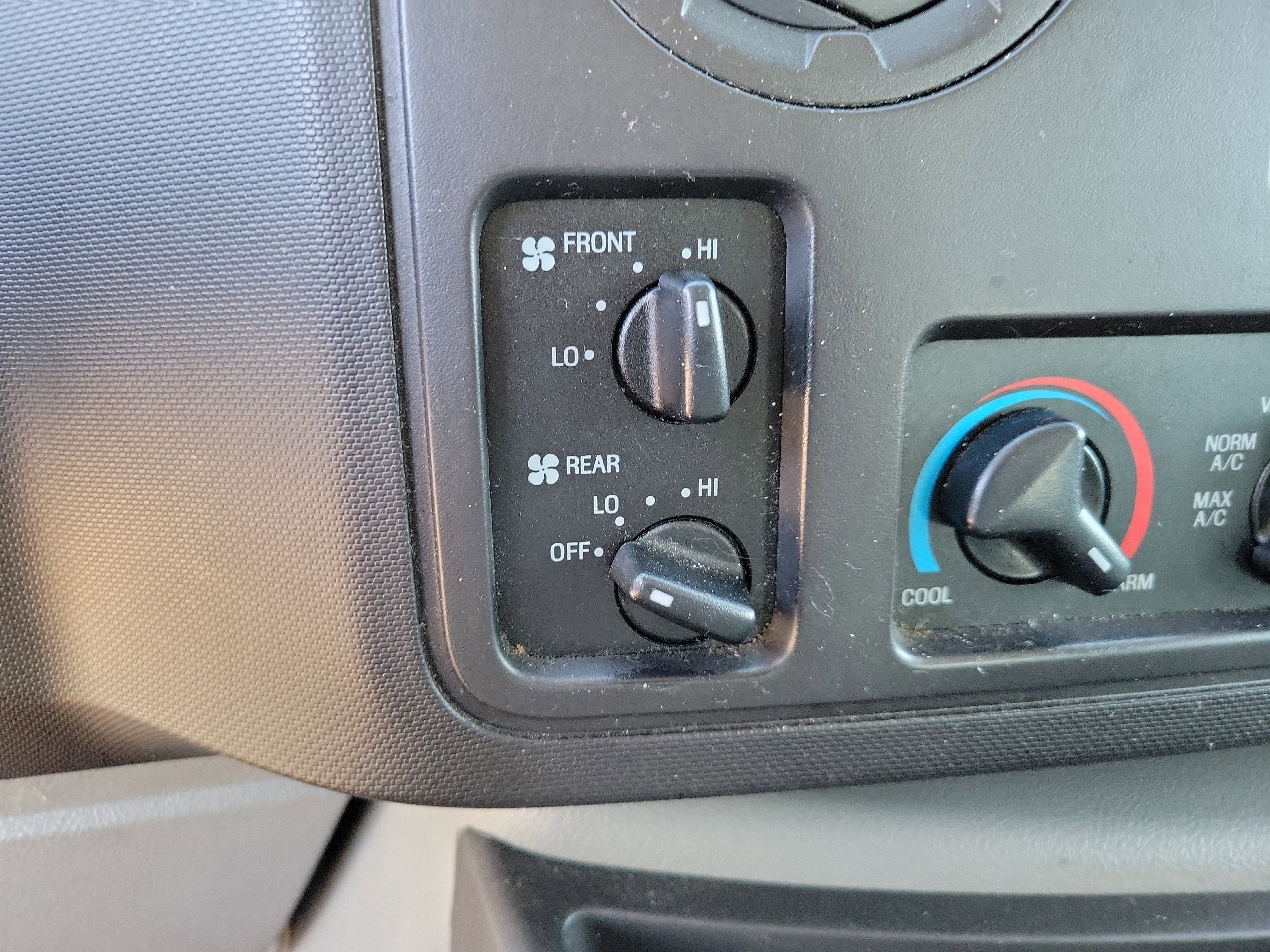 Used 2012 Ford E-350 and Econoline 350 XL w/ PWR Windows & Locks Group image 20