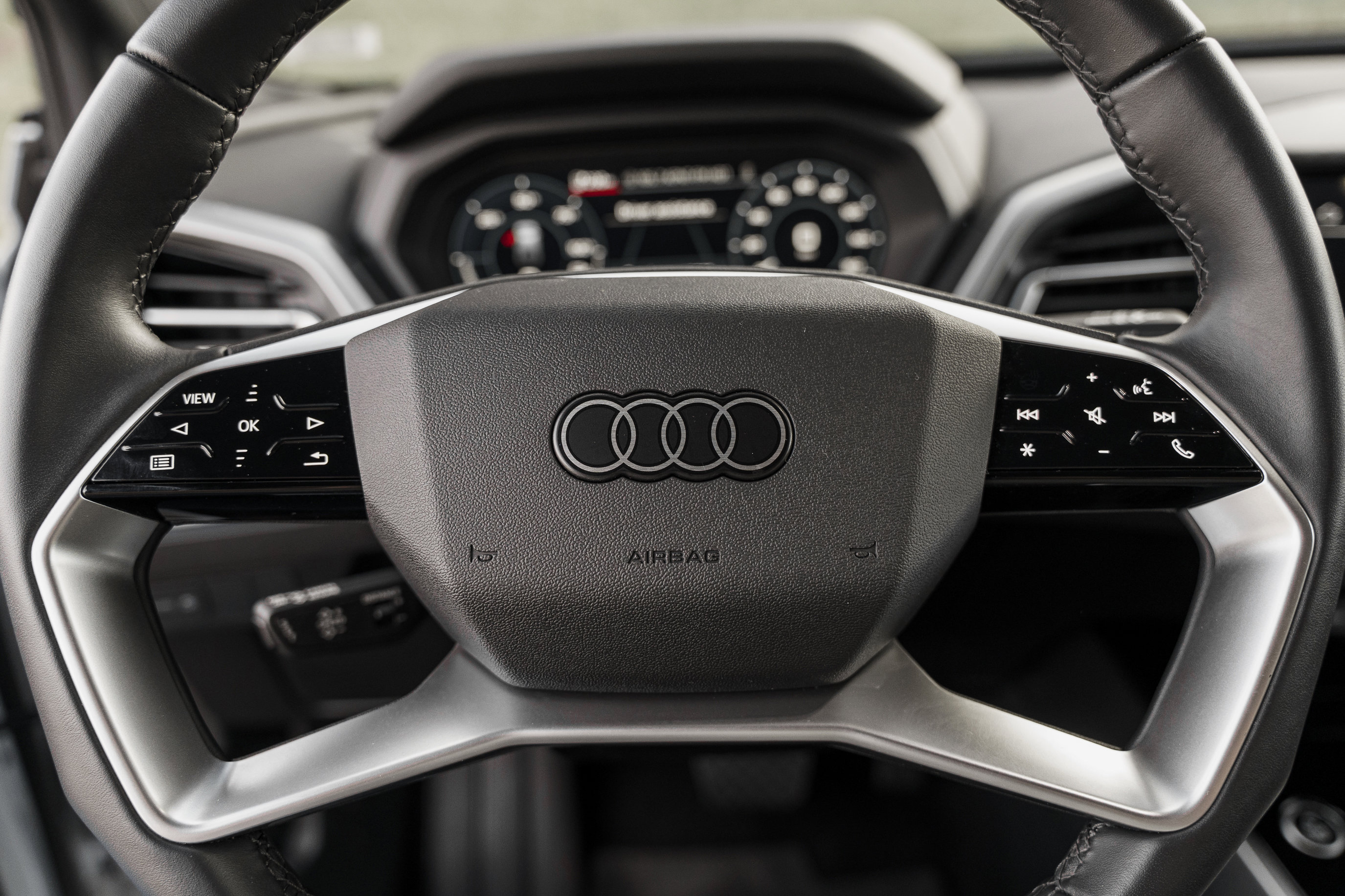 Used 2024 Audi Q4 e-tron Premium image 15