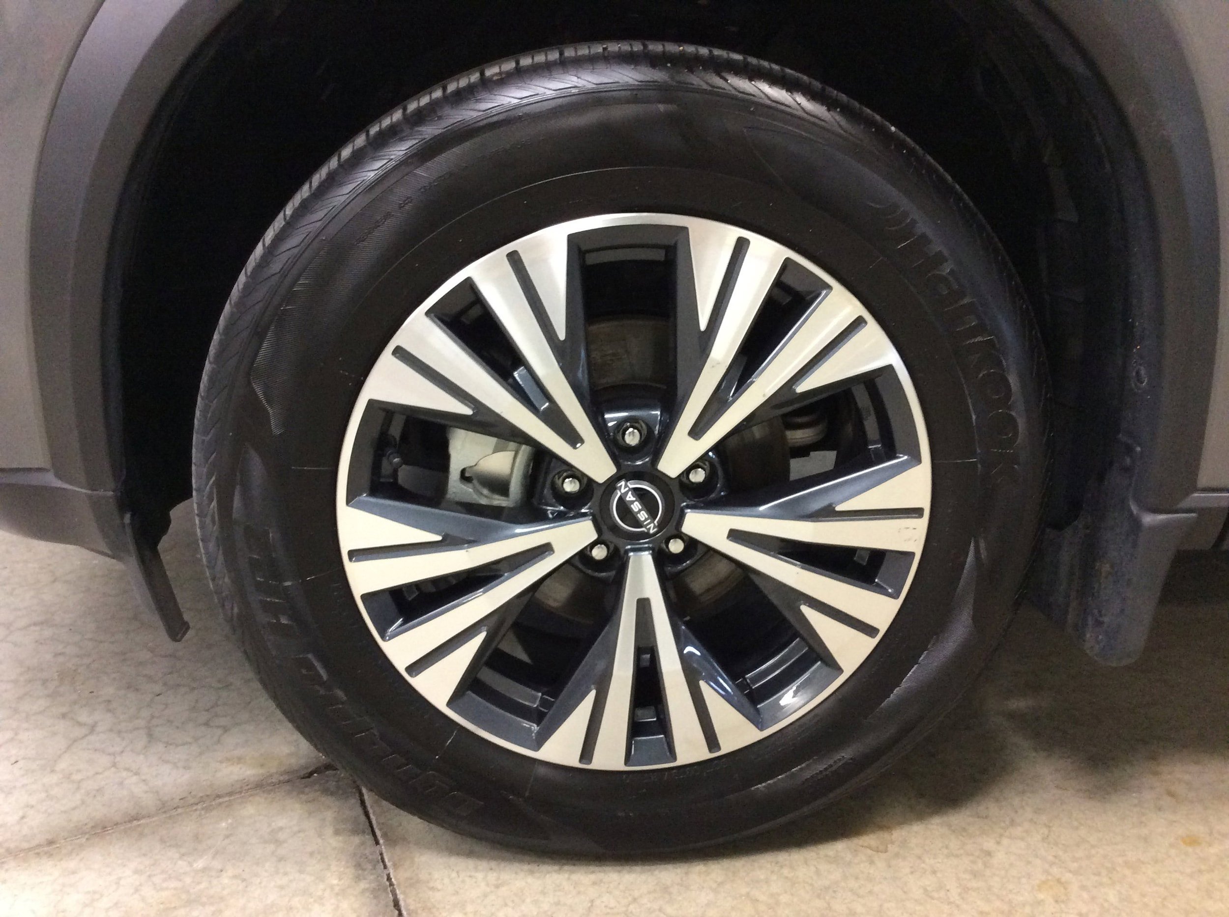 Used 2022 Nissan Rogue SV image 9