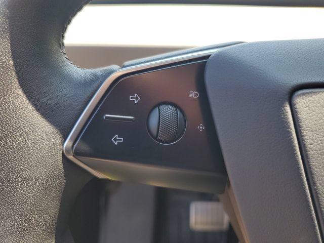 Used 2025 Tesla Cybertruck AWD Crew Cab image 12