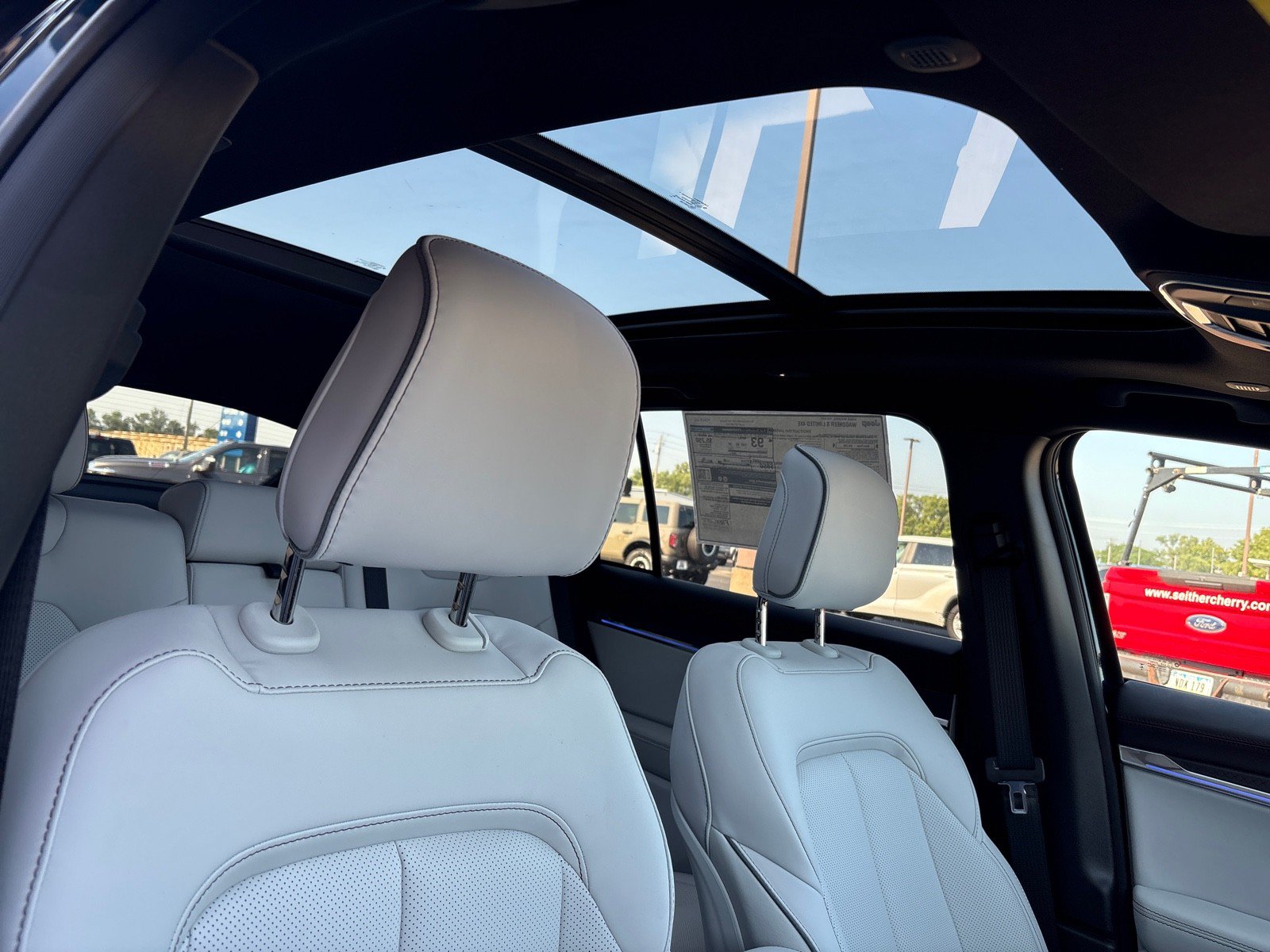 New 2025 Jeep Wagoneer S Limited AWD/4WD image 8