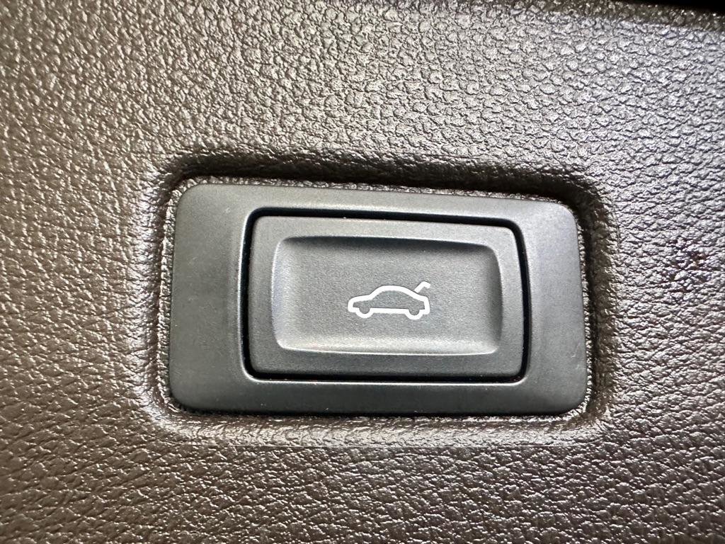 Used 2017 Audi Q7 3.0T Premium AWD/4WD image 13