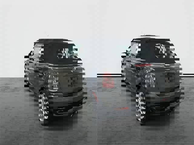Used 2015 MINI Cooper S image 2