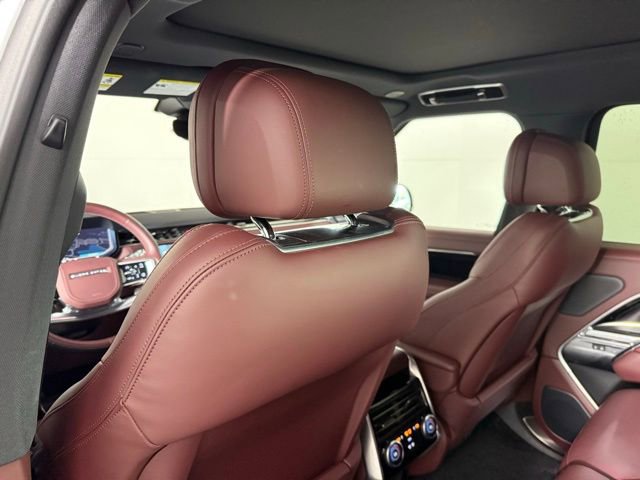 New 2025 Land Rover Range Rover SE image 28