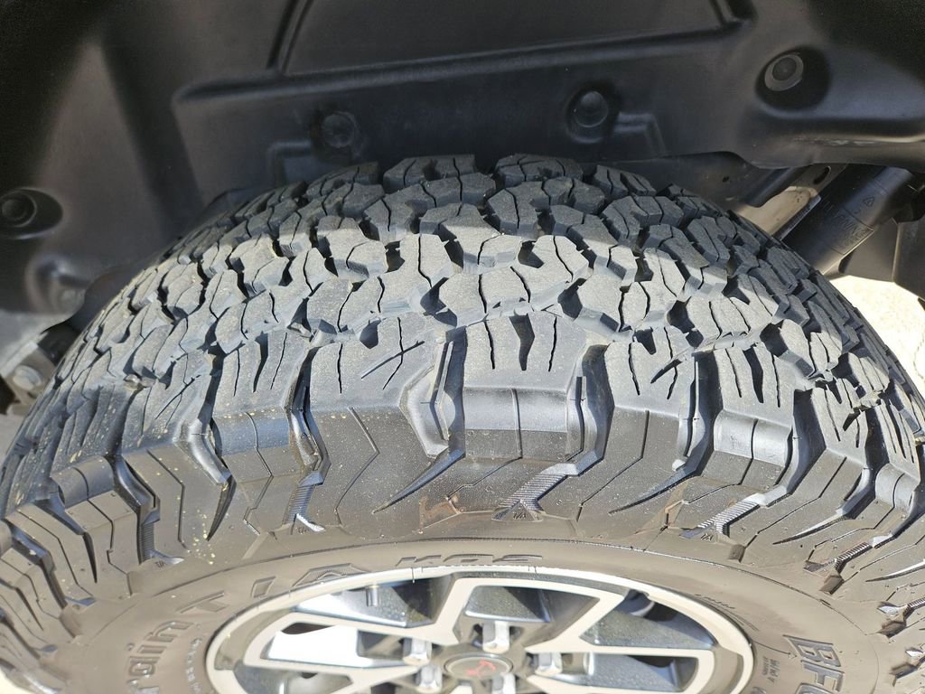 Used 2025 Jeep Wrangler Unlimited Rubicon AWD/4WD image 25