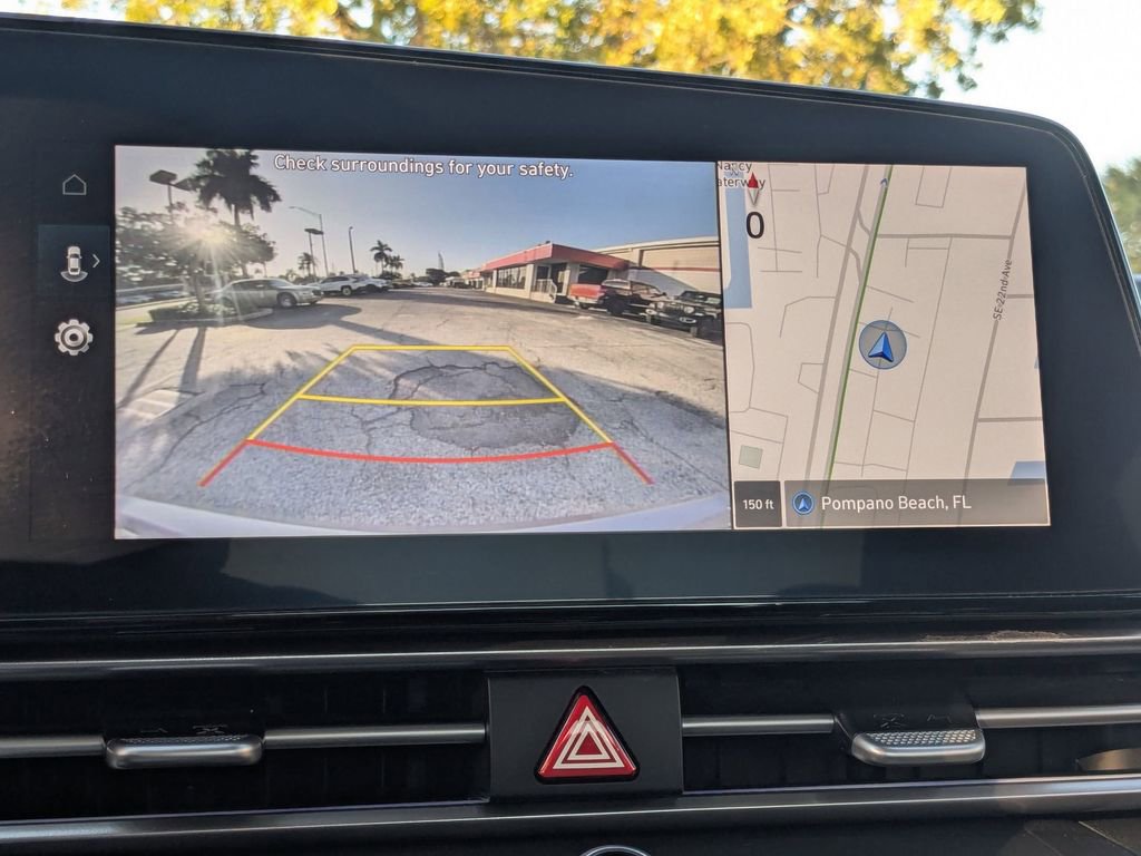 Used 2025 Hyundai Elantra Limited image 18