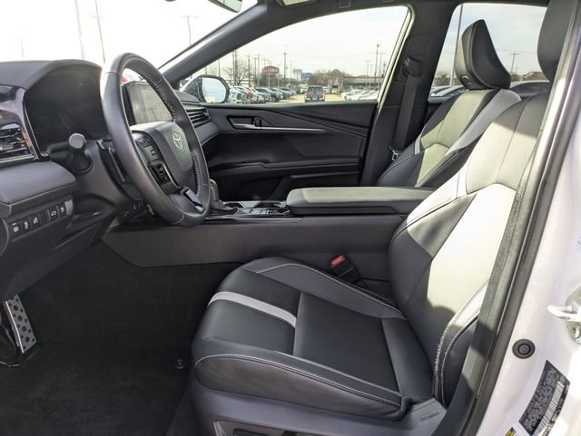 Used 2025 Toyota Camry SE image 26