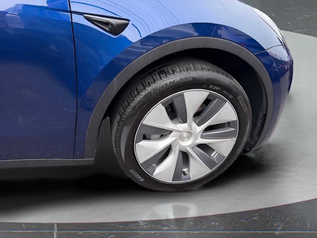 Used 2024 Tesla Model Y Long Range AWD/4WD image 12