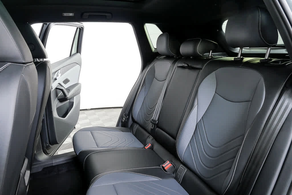 New 2026 Volkswagen Tiguan SE R-Line FWD image 20