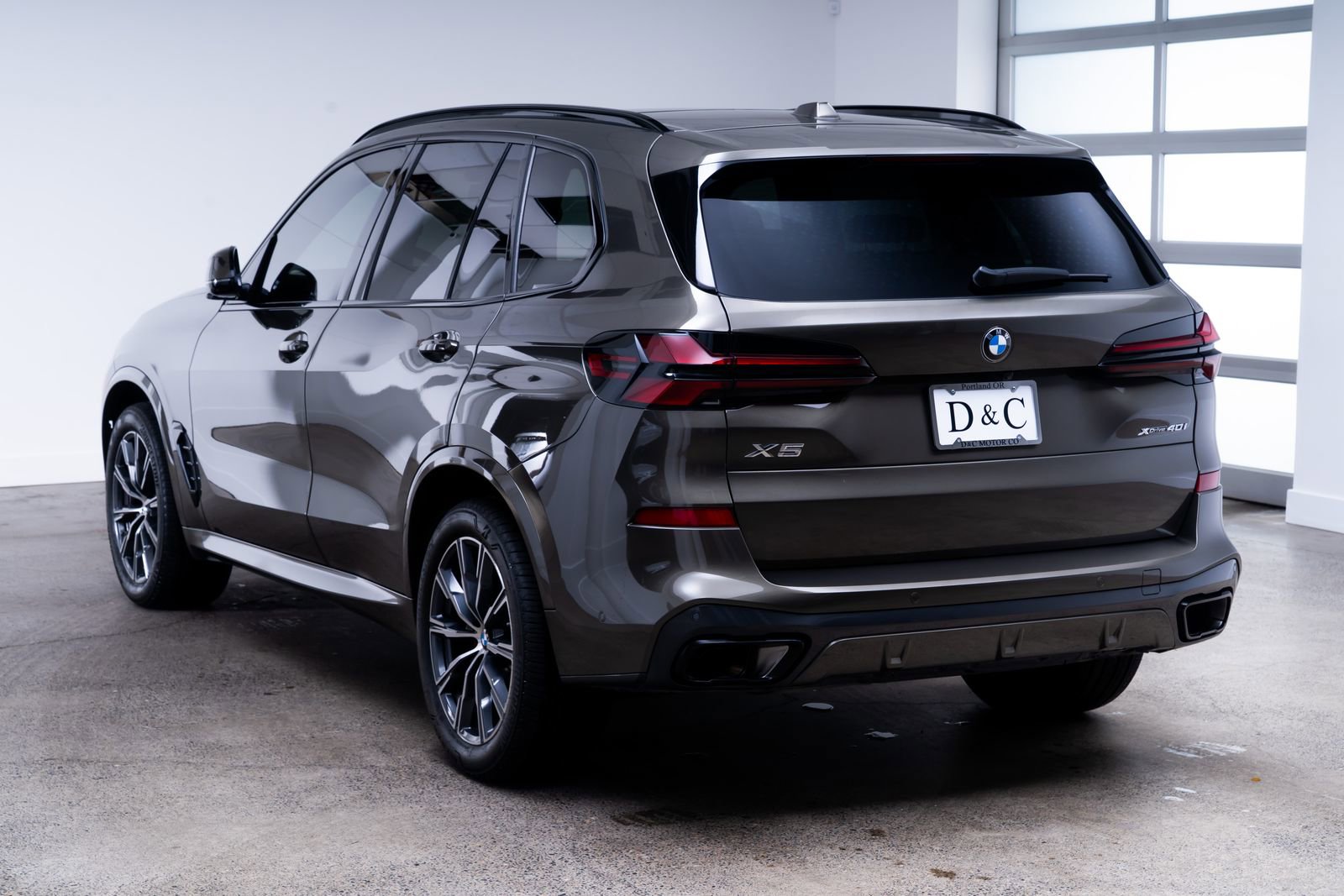 Used 2026 BMW X5 xDrive40i w/ M Sport Package AWD/4WD image 5