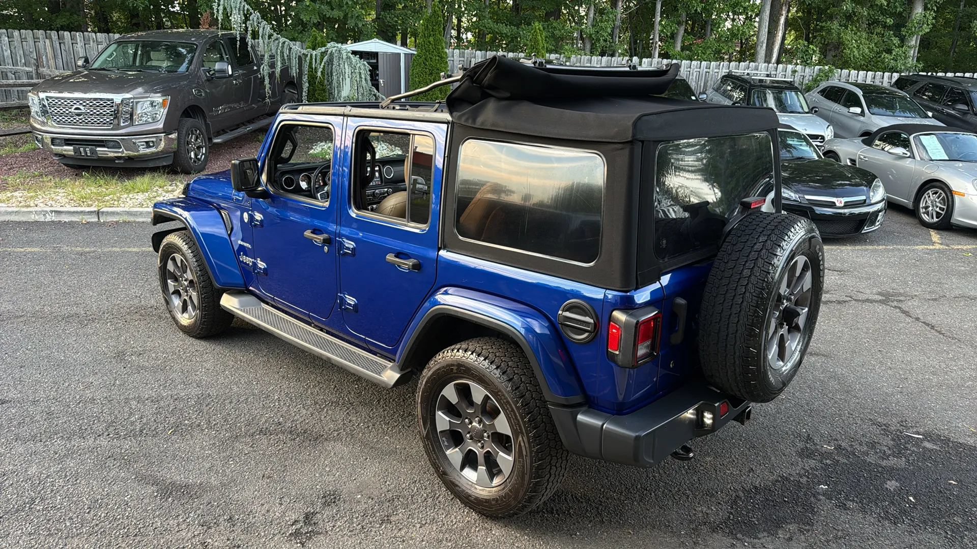 Used 2018 Jeep Wrangler Unlimited Sahara AWD/4WD image 49