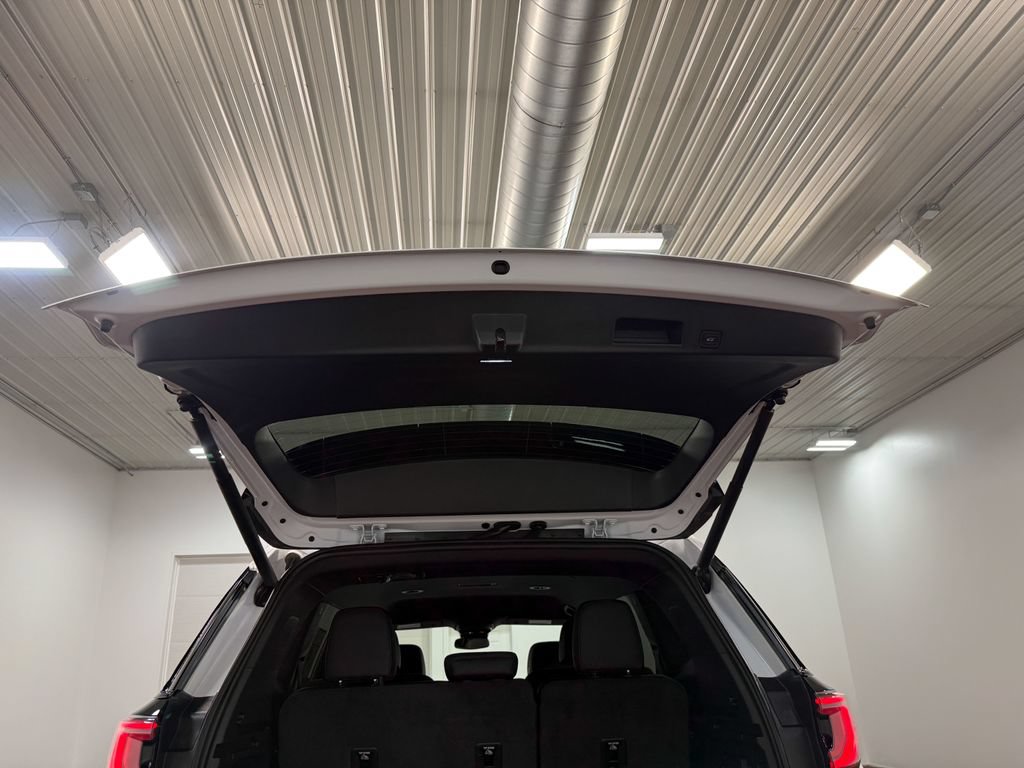 Used 2024 GMC Acadia Denali w/ LPO, Floor Liner Package FWD image 76