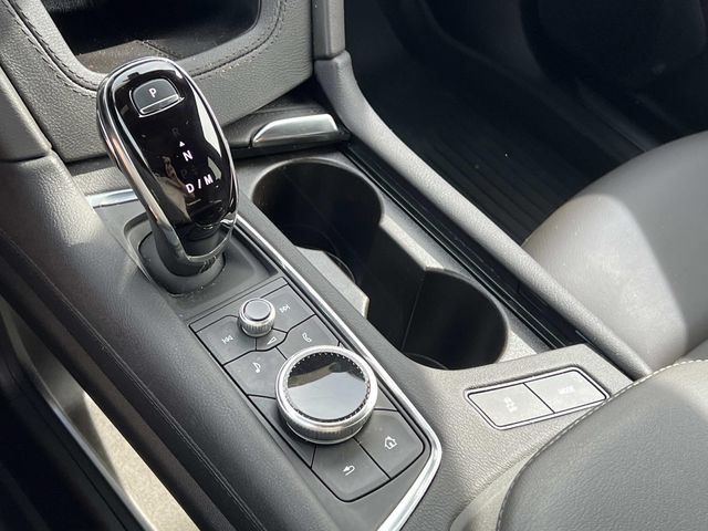 Certified 2024 Cadillac XT5 Luxury w/ LPO, Floor Liner Package AWD/4WD image 23
