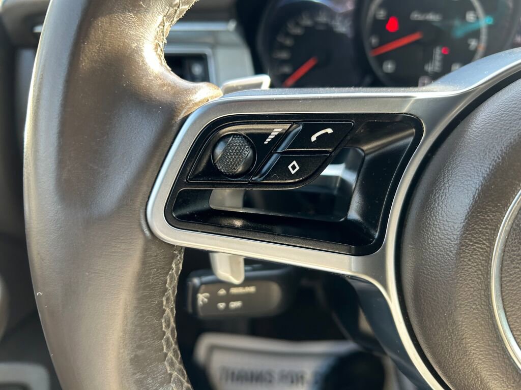 Used 2015 Porsche Macan Turbo image 15