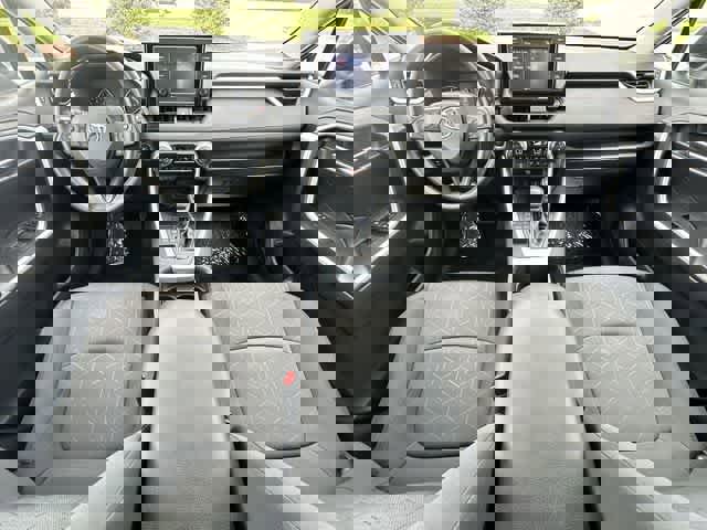 Used 2021 Toyota RAV4 XLE image 19