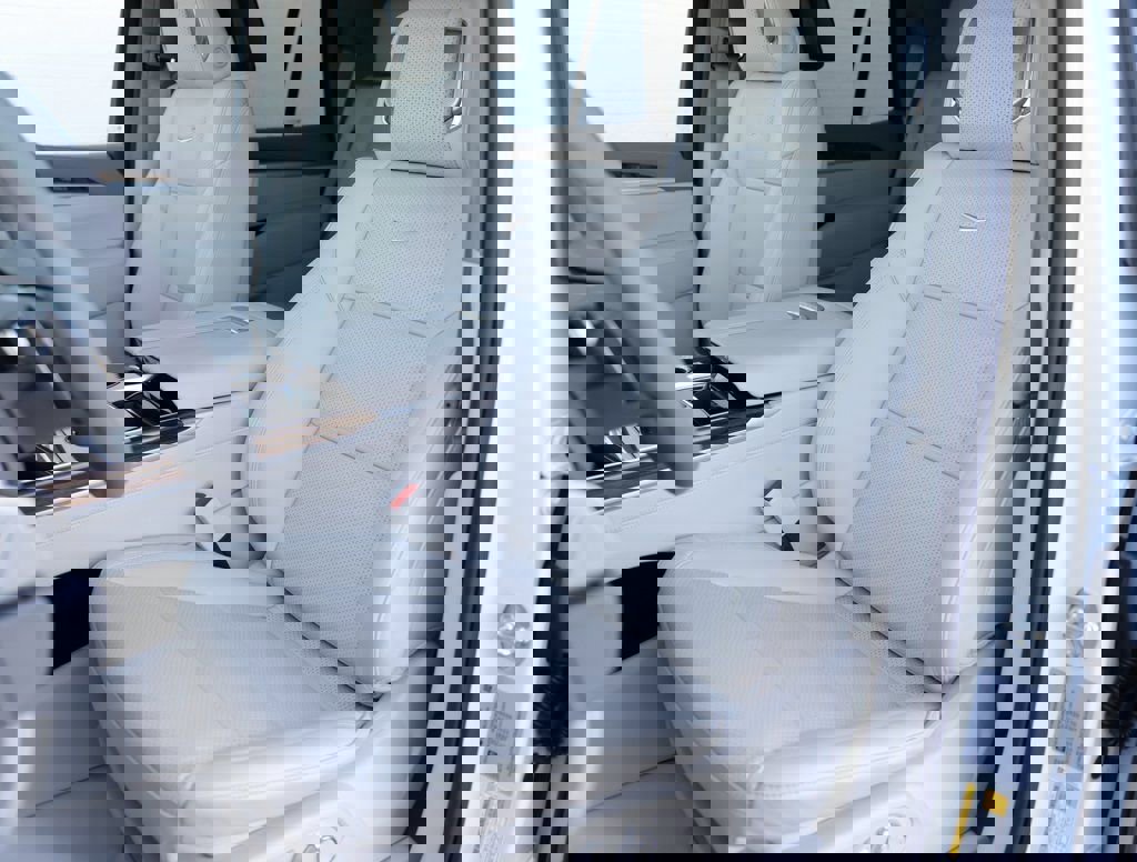 New 2026 Cadillac Escalade Platinum Sport w/ LPO, Floor Liner Package image 32