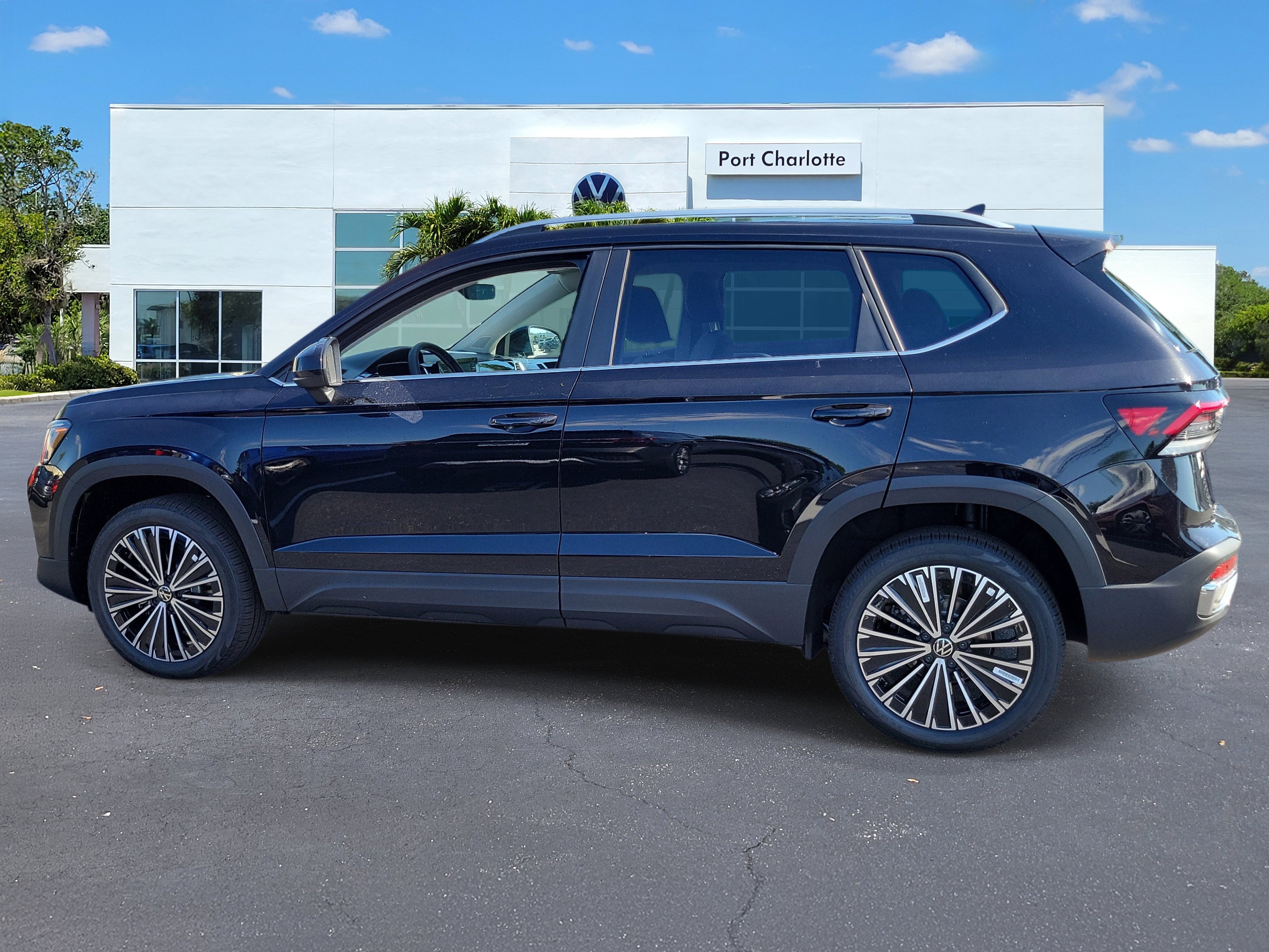 New 2026 Volkswagen Taos SE FWD image 27