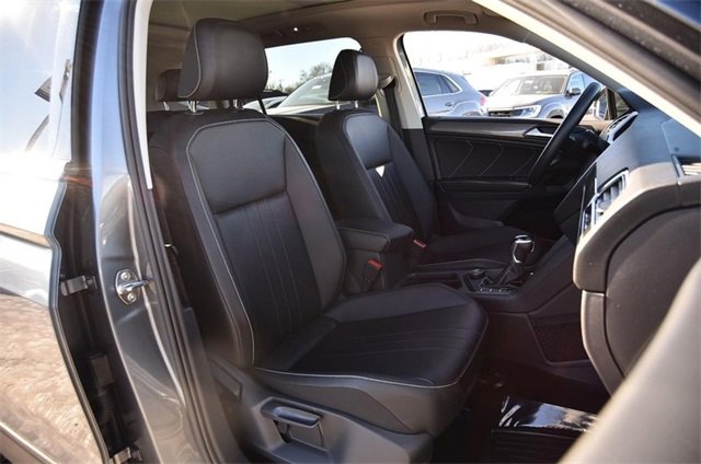 Certified 2022 Volkswagen Tiguan SE image 19