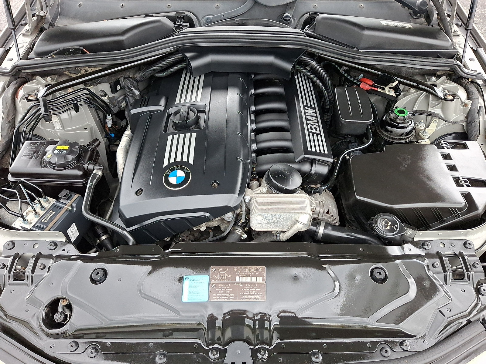 Used 2010 BMW 528i xDrive Sedan AWD/4WD image 27