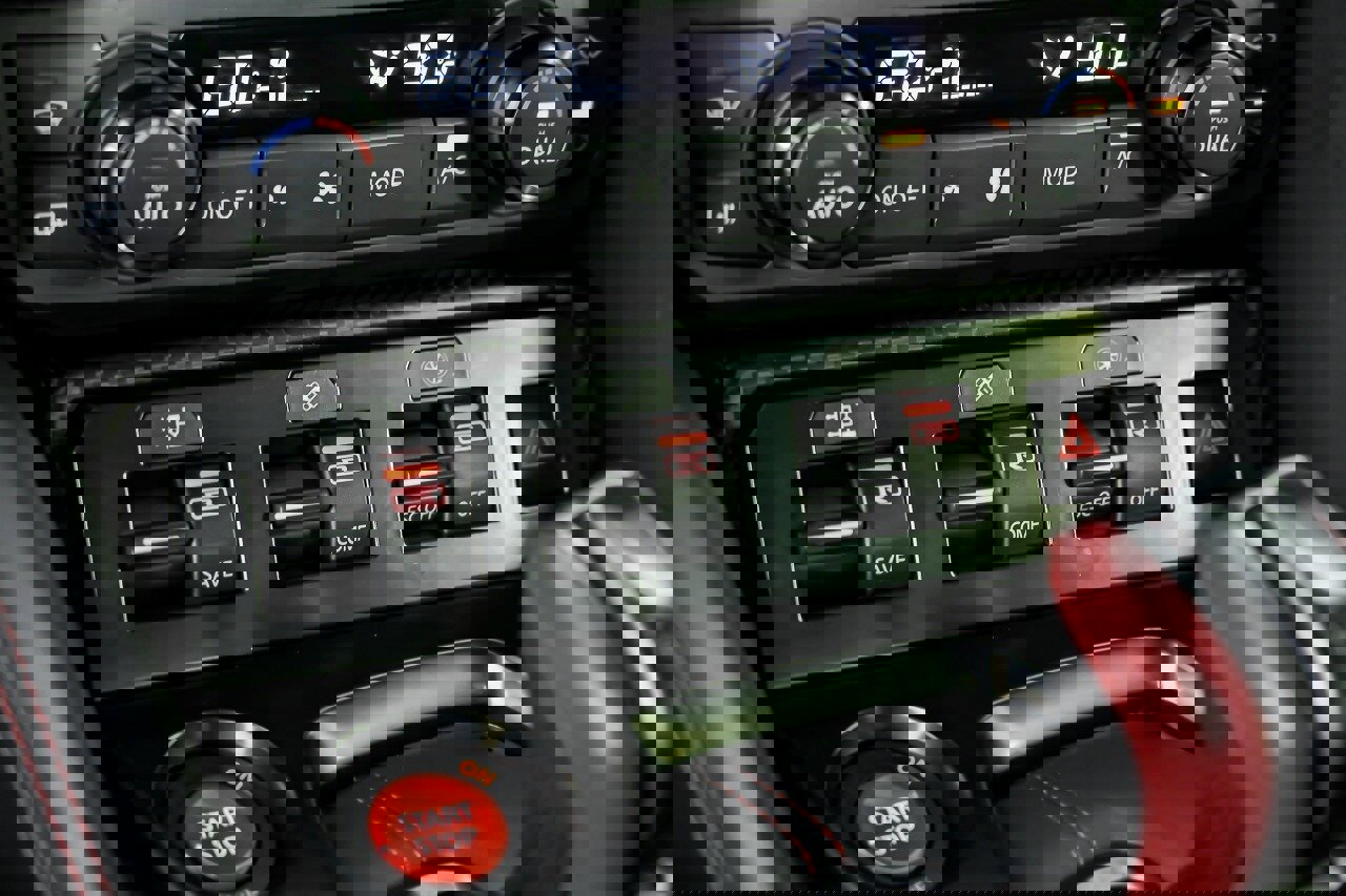 Used 2020 Nissan GT-R NISMO AWD/4WD image 33