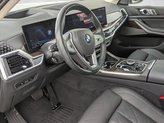 Used 2024 BMW X7 xDrive40i w/ Premium Package image 10