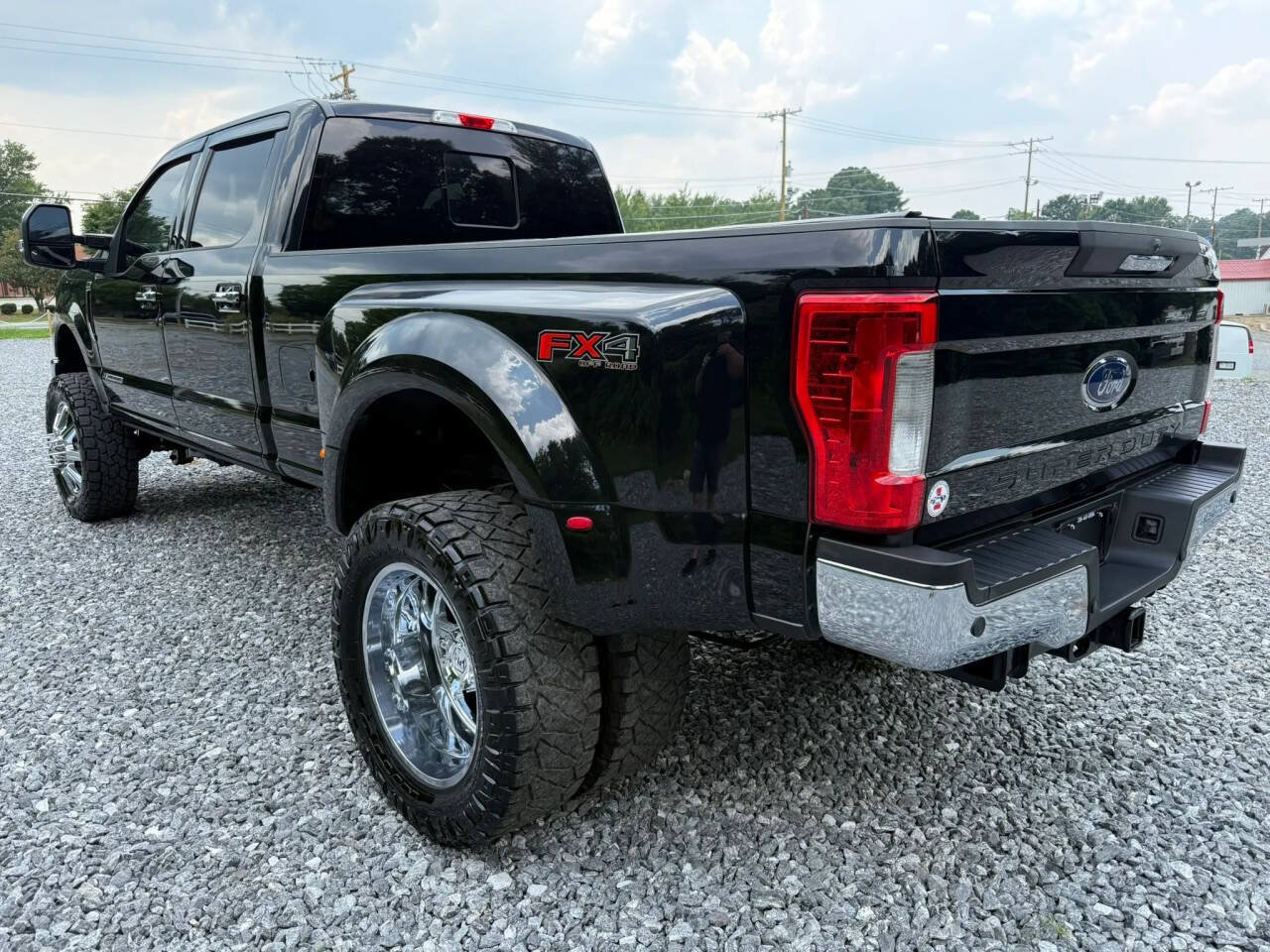 Used 2017 Ford F350 Lariat w/ Chrome Package AWD/4WD image 5