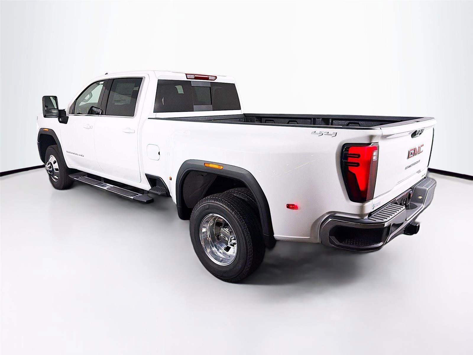 New 2026 GMC Sierra 3500 SLE w/ SLE Value Package image 5