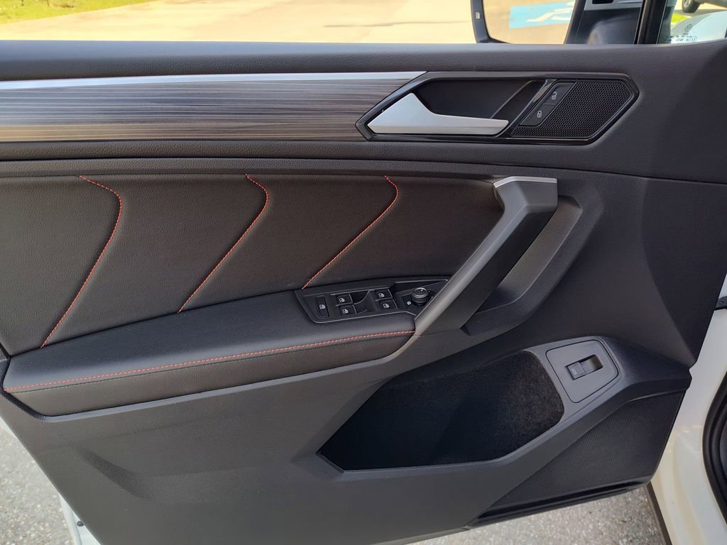 Used 2024 Volkswagen Tiguan Wolfsburg Edition image 19