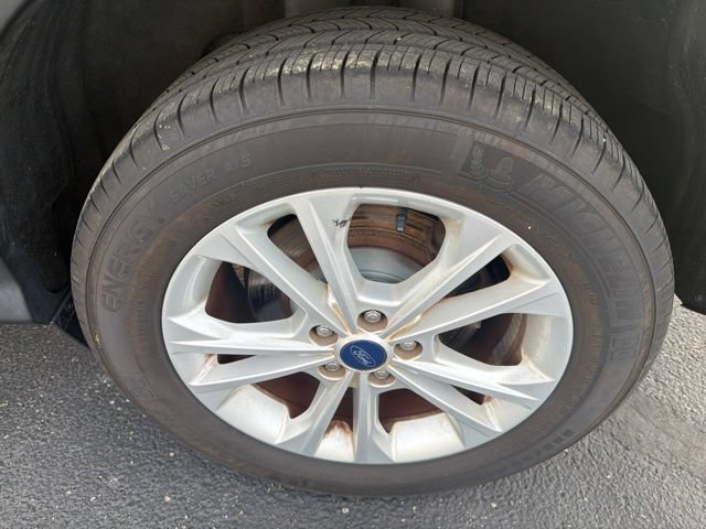 Used 2018 Ford Escape SE w/ Ford Safe & Smart Package AWD/4WD image 28