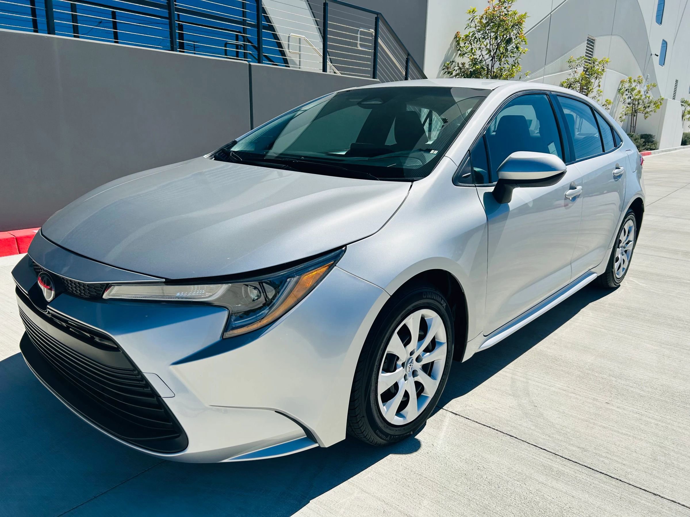 Used 2023 Toyota Corolla LE image 3