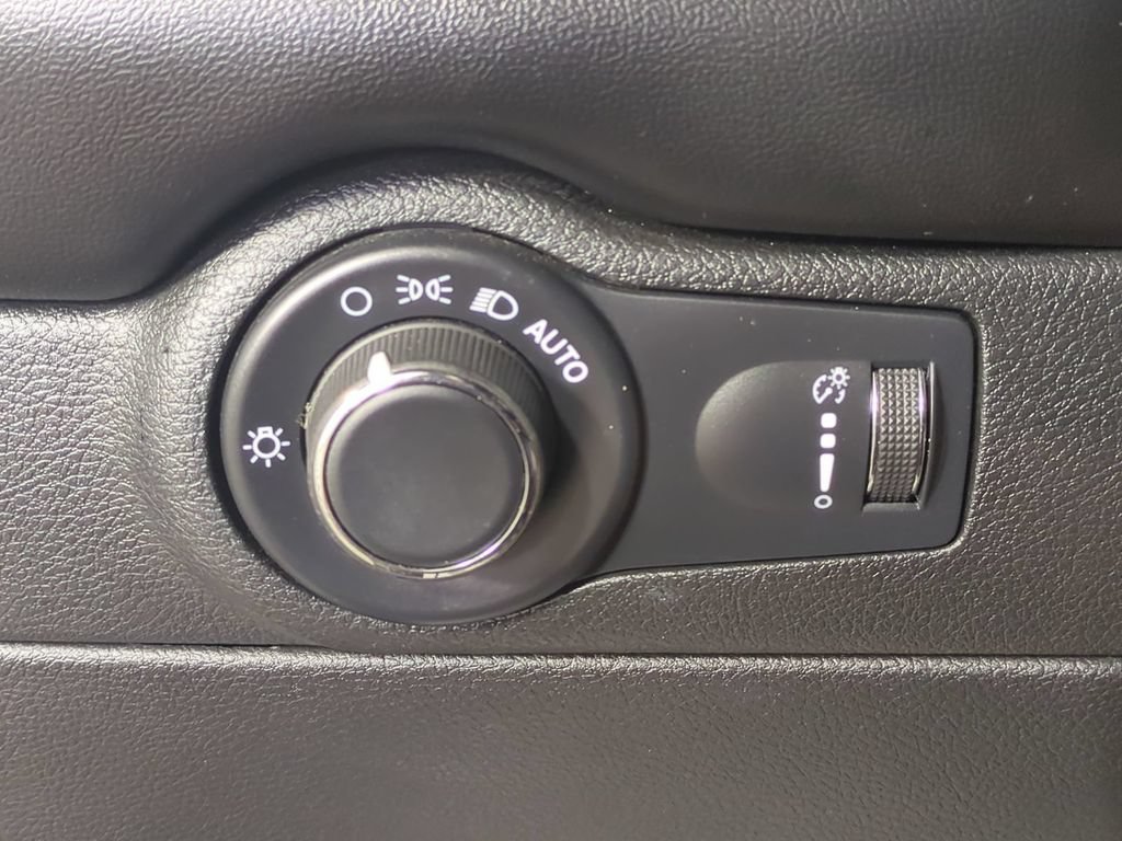 Used 2024 Dodge Durango GT RWD image 33