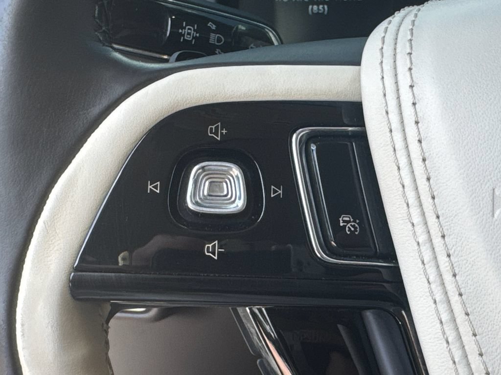 Used 2020 Lincoln Aviator Black Label w/ Dynamic Handling Package AWD/4WD image 24