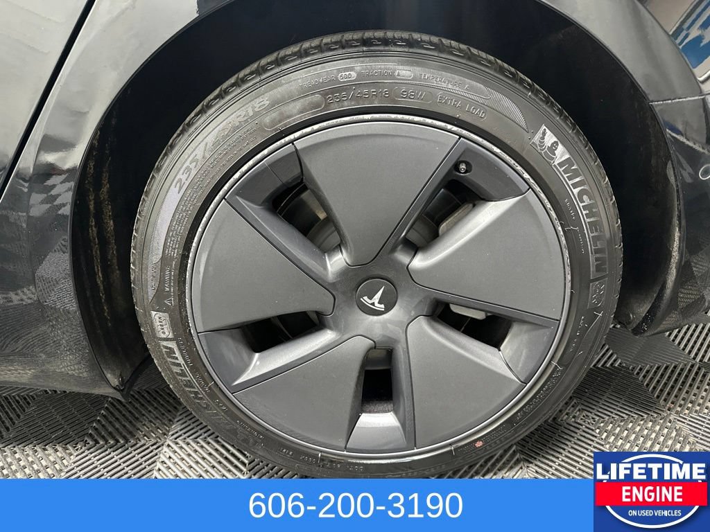 Used 2021 Tesla Model 3 Standard Range Plus RWD image 9