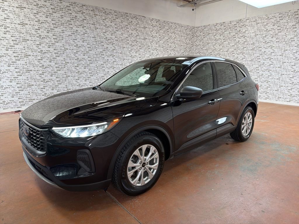 Used 2023 Ford Escape Active image 3