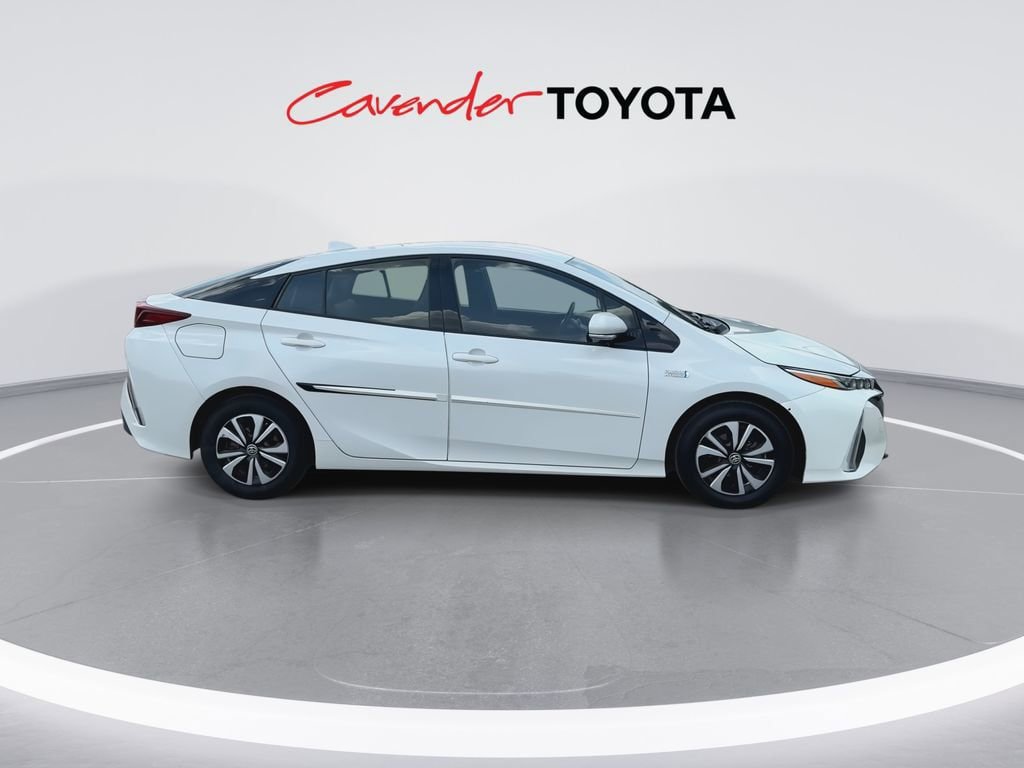 Certified 2018 Toyota Prius Prime Premium FWD image 9
