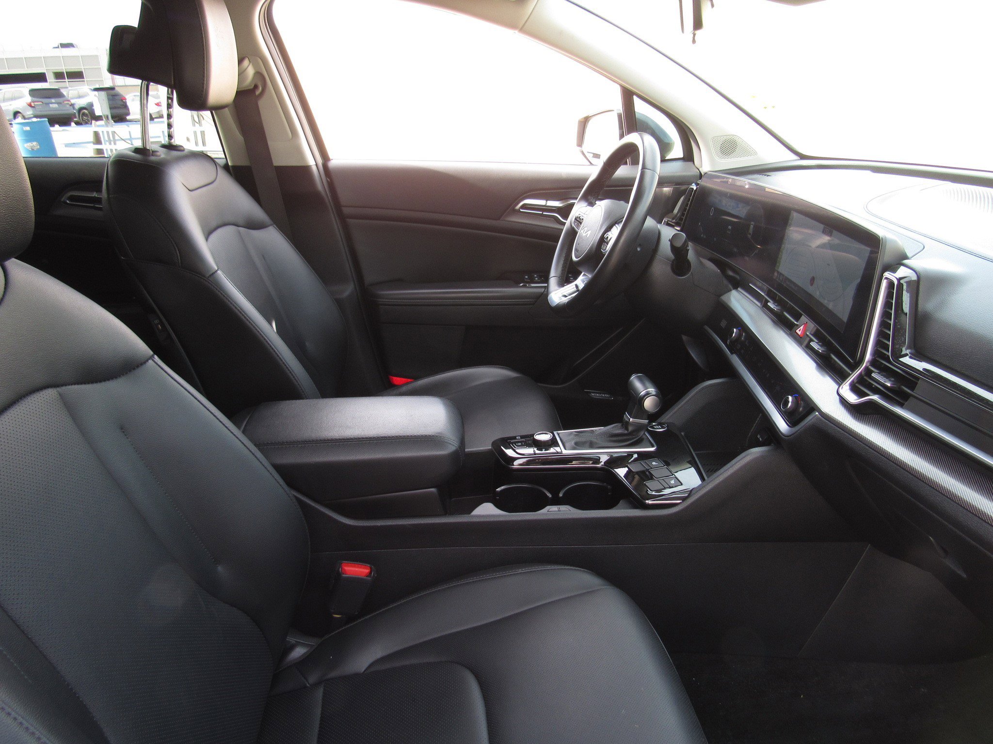 Used 2024 Kia Sportage SX image 9