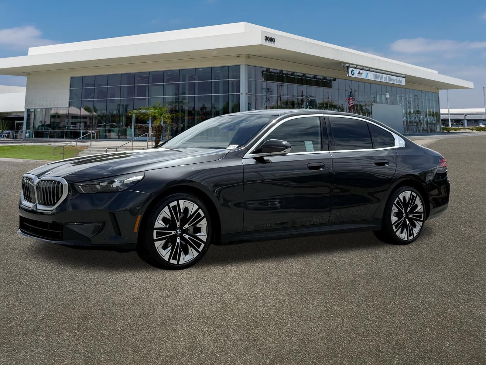 Certified 2024 BMW 530i w/ Premium Package RWD image 5