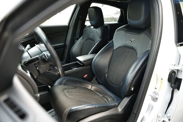 Used 2015 Chrysler 200 S w/ Navigation & Sound Group I image 21