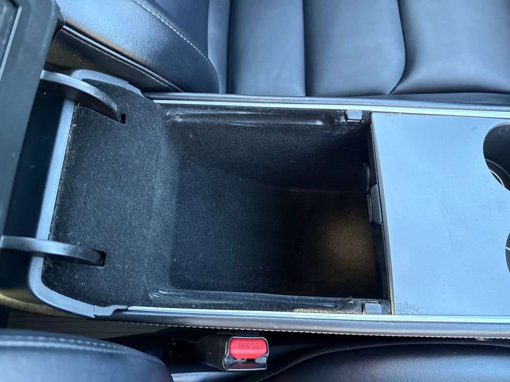 Used 2022 Tesla Model Y Long Range AWD/4WD image 16