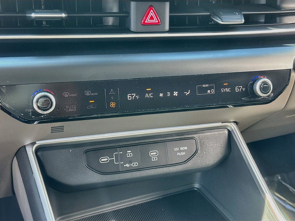 New 2027 Kia Carnival FWD image 16