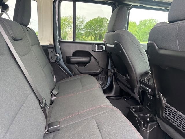Used 2025 Jeep Wrangler Unlimited Rubicon AWD/4WD image 18
