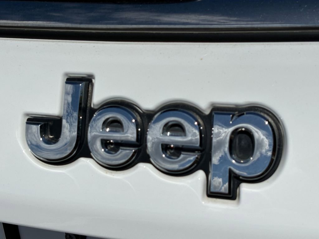 Certified 2023 Jeep Compass Sport image 9
