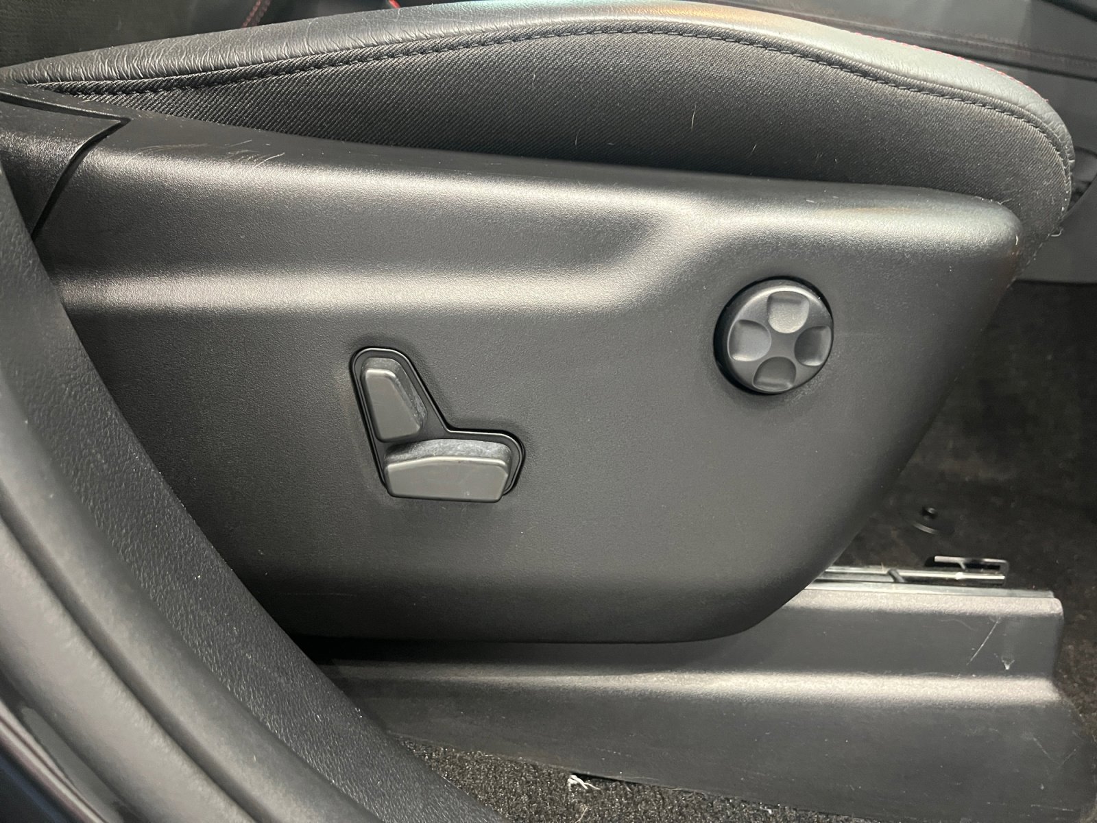 Used 2022 Dodge Durango R/T w/ Tow 'N Go Package image 34