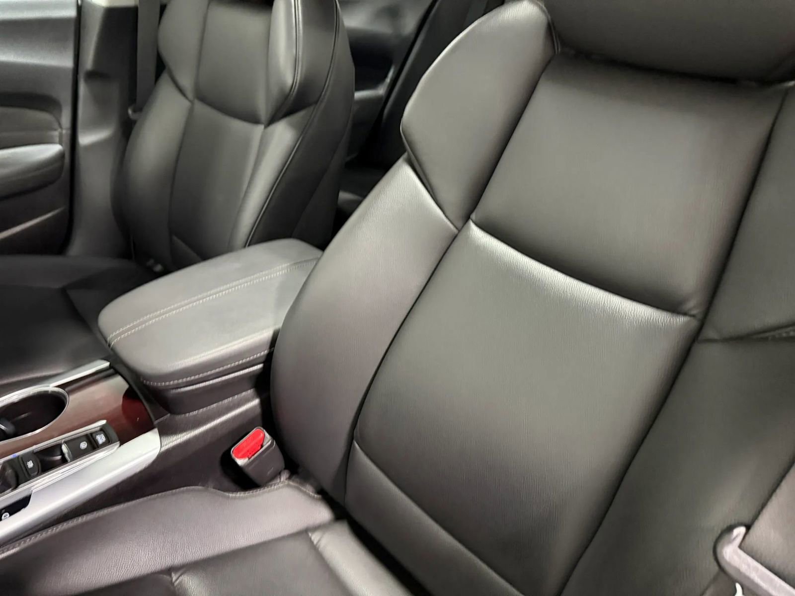 Used 2017 Acura TLX FWD image 18