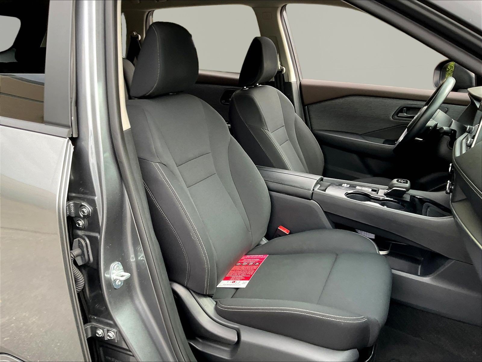 Used 2023 Nissan Rogue S FWD image 29